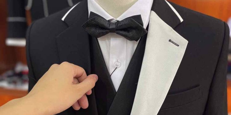 Hướng dẫn cách phối đồ lên dáng đẹp với Tuxedo 