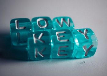 Định nghĩa Lowkey nghĩa là gì được giải thích một cách dễ hiểu