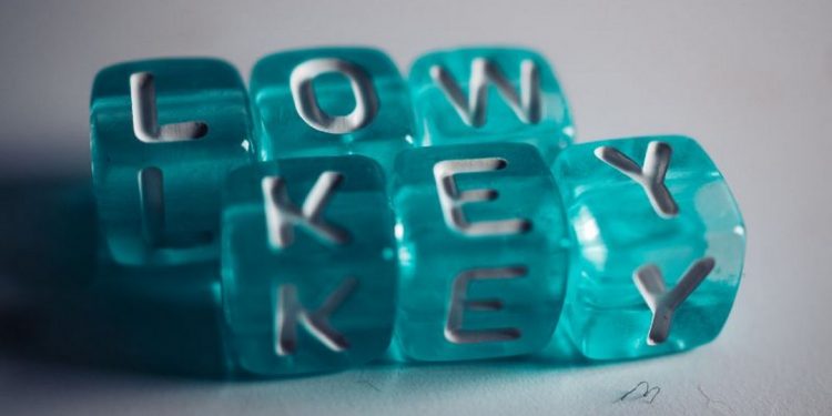 Định nghĩa Lowkey nghĩa là gì được giải thích một cách dễ hiểu