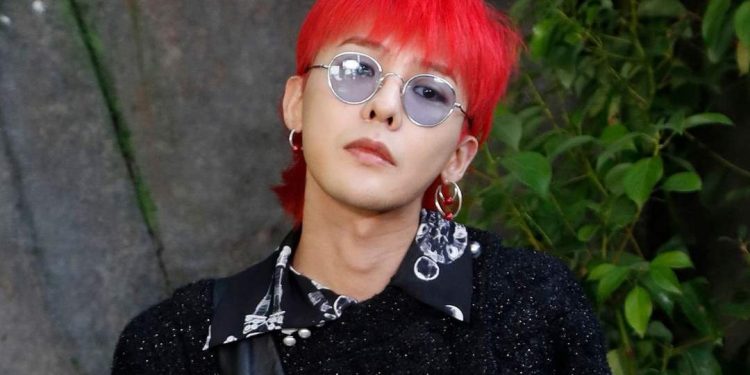 Idol có mắt tam bạch nhưng lại có sự nghiệp phát triển