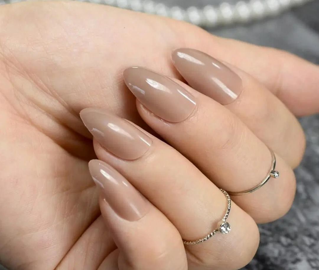 Mẫu nail màu nâu nhạt